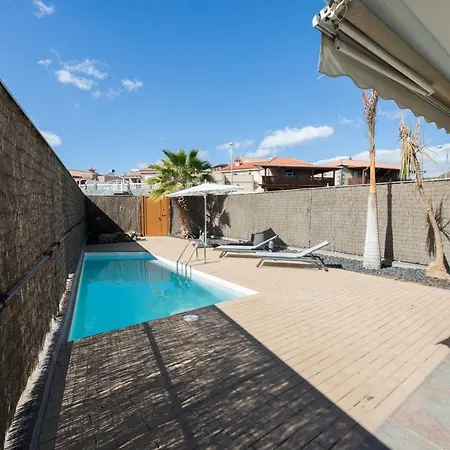 Sunny And Quiet Duplex Apartment