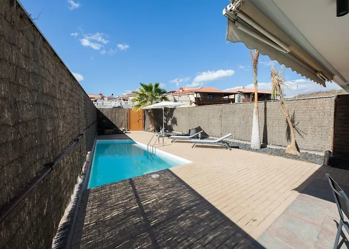 Sunny And Quiet Duplex Apartment